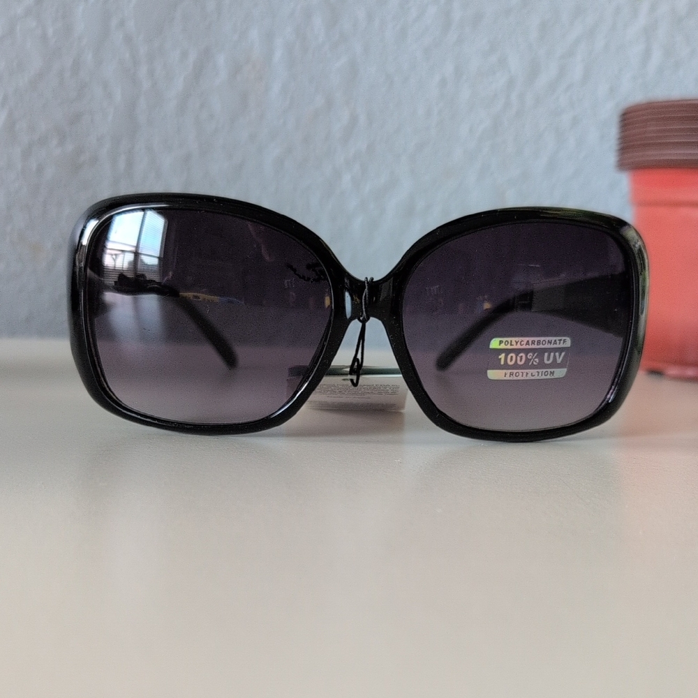 Stylish Black Sunglasses with UV Protection